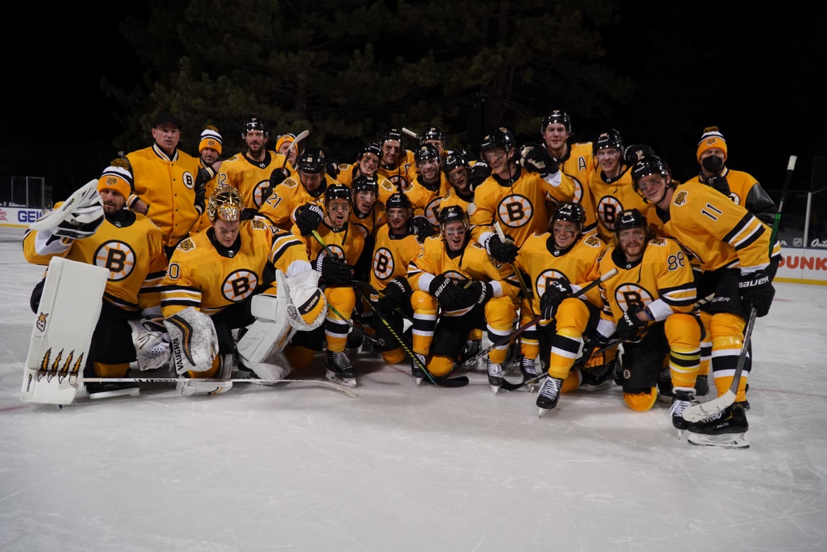 Photos: See what the Bruins' win over the Flyers in picturesque Lake Tahoe  looked like - The Boston Globe