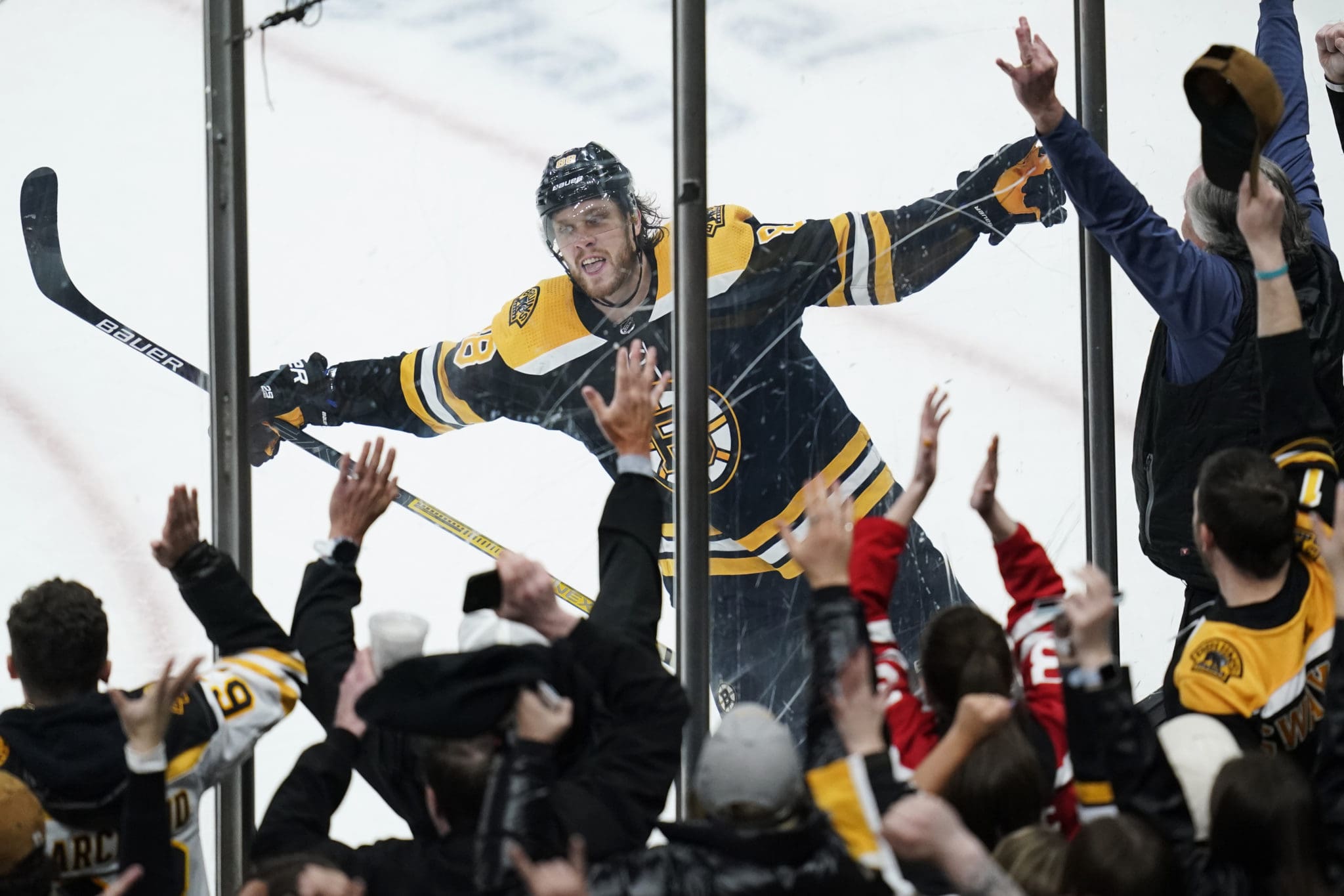 BHN Daily: Boston Bruins Swayman Creates Awesome Fan Moment