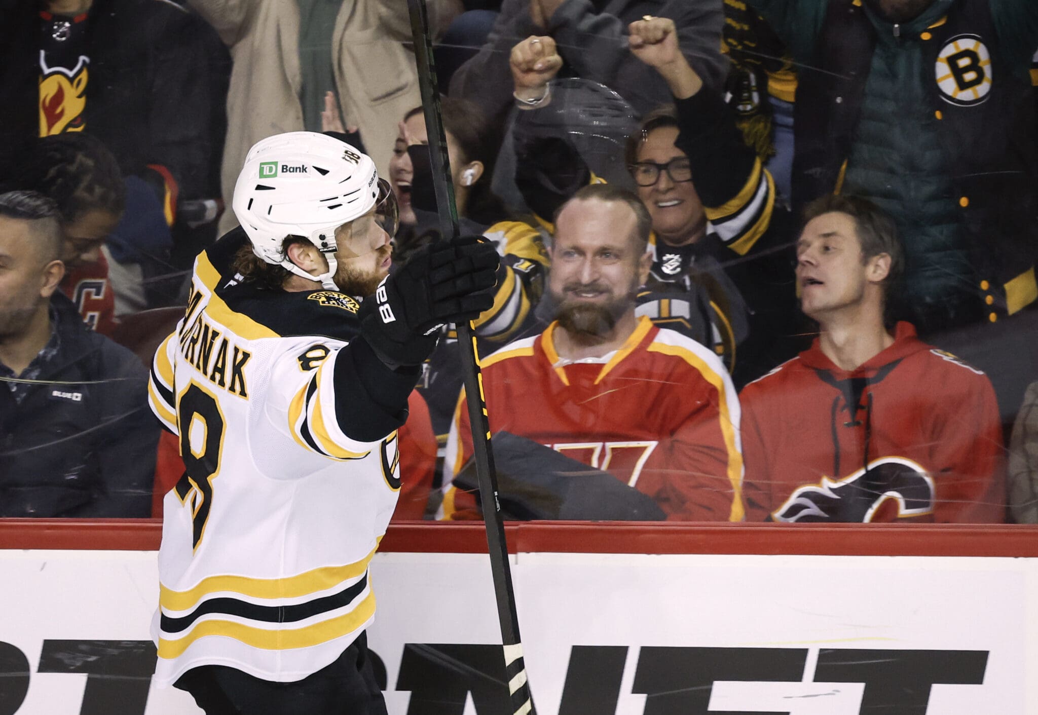 boston-bruins-david-pastrnak-calgary-flames