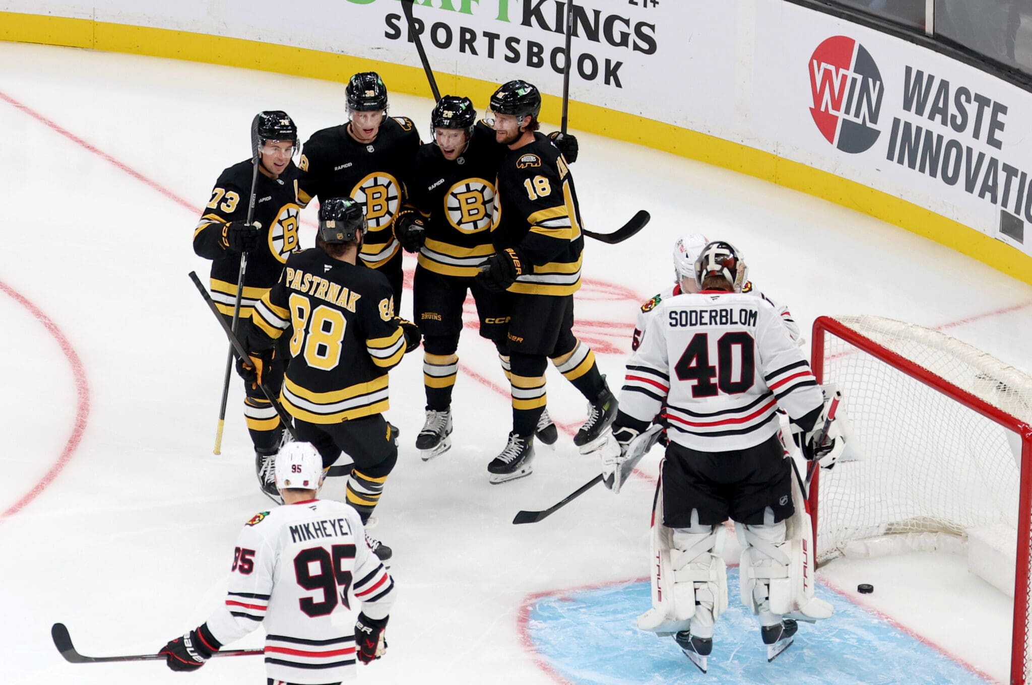 boston-bruins-chicago-blackhawks