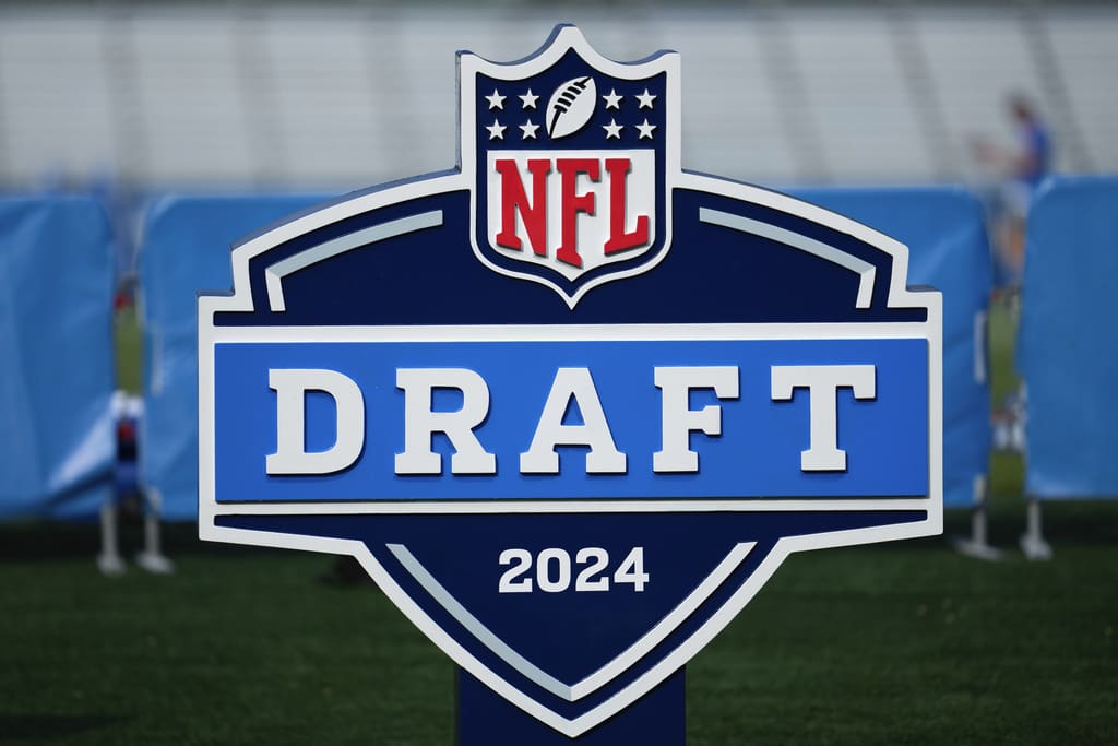 Patriots Football Daily: 13 Players Accept NFL Draft Invitations